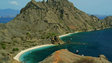 Best time to visit Komodo island