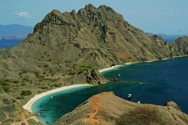 Best time to visit Komodo island