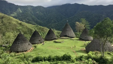 how to get to Wae Rebo Village