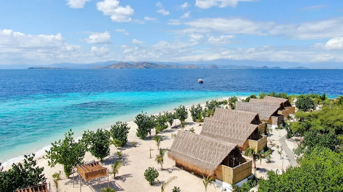 Beachfront accommodations in East Nusa Tenggara
