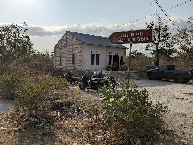 Crystal Cave Kupang entrance fee