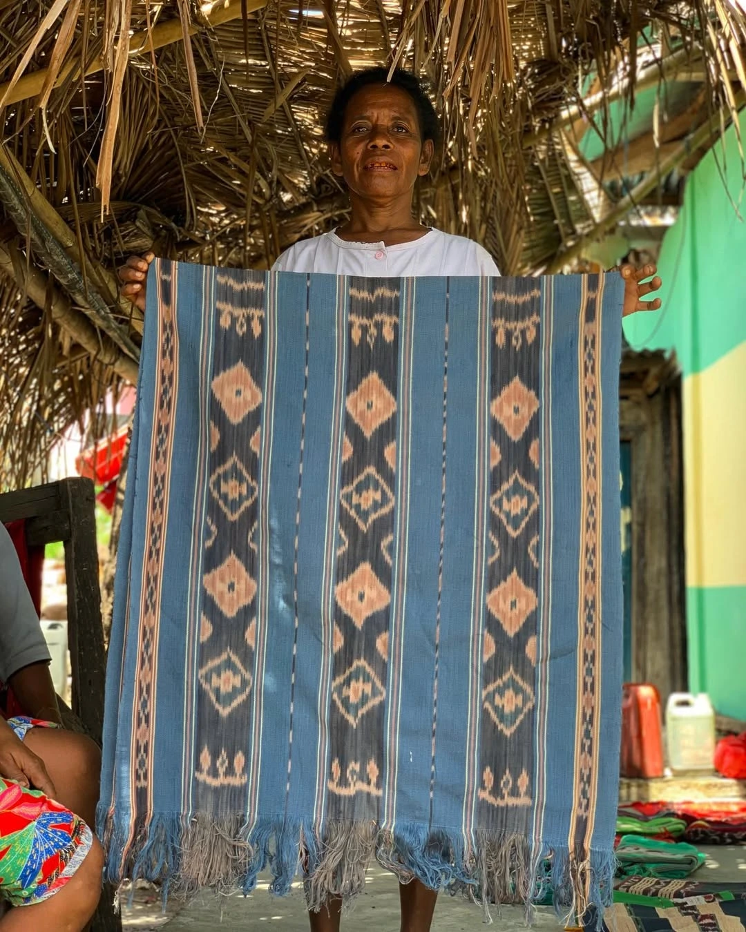 how to make ikat weaving Alor Island